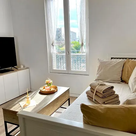 Douillet Et Confortable, Pres Du Metro Apartment Montreuil (Seine-Saint-Denis)